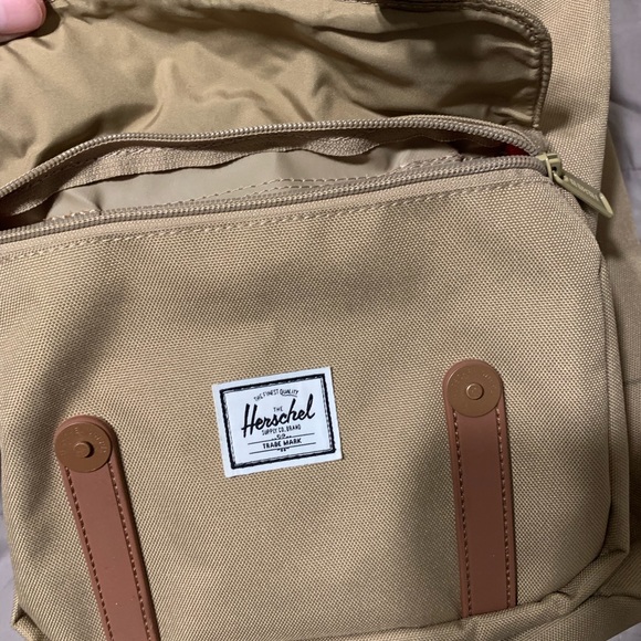 Herschel large backpack NWOT - Picture 4 of 9